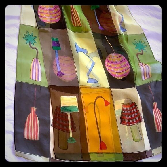 Echo silk chiffon scarf with lamp and vase design - Picture 1 of 10
